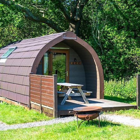 Missin' Link Glamping Hotel West Hoathley ภายนอก รูปภาพ