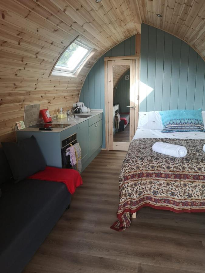Missin' Link Glamping Hotel West Hoathley ภายนอก รูปภาพ