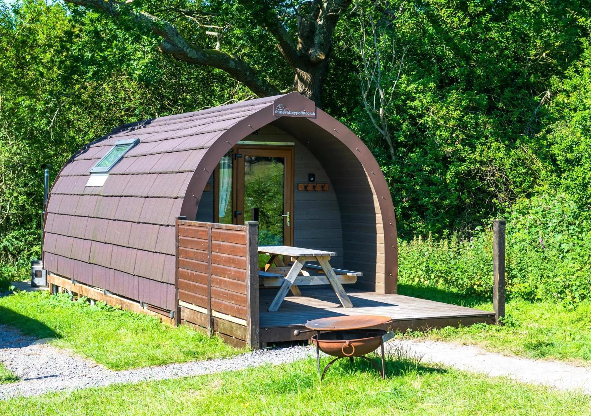 Missin' Link Glamping Hotel West Hoathley ภายนอก รูปภาพ